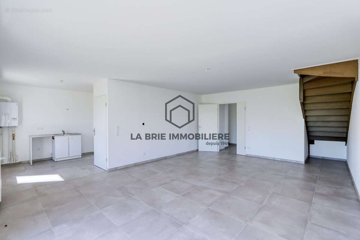 Maison 125 m² à Mennecy  - photo 5