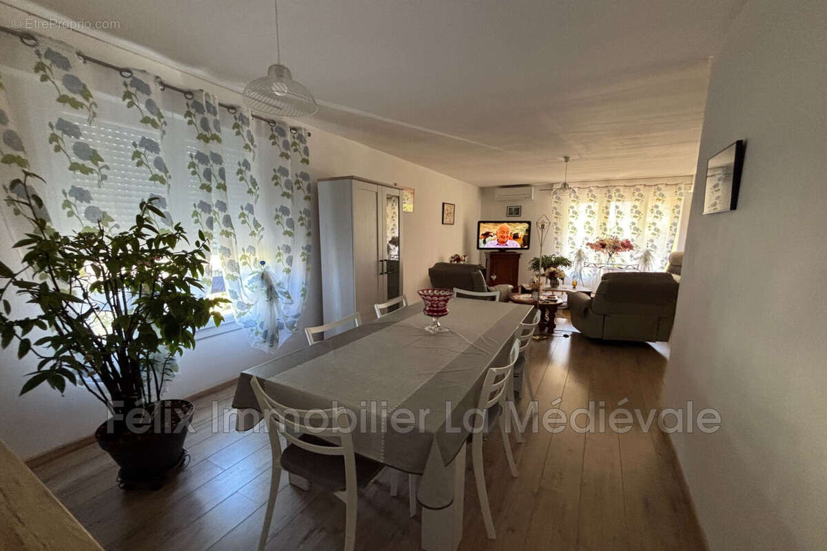 Appartement à SARLAT-LA-CANEDA