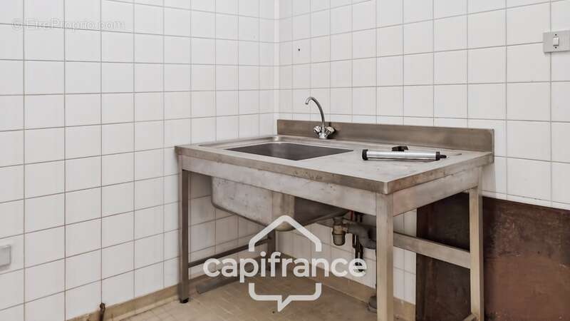 Commerce à SAUVETERRE-LA-LEMANCE