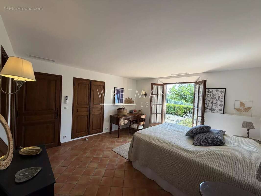 Villa en pierre avec 6 chambres et vue panoramique - SEILLANS - photo 14