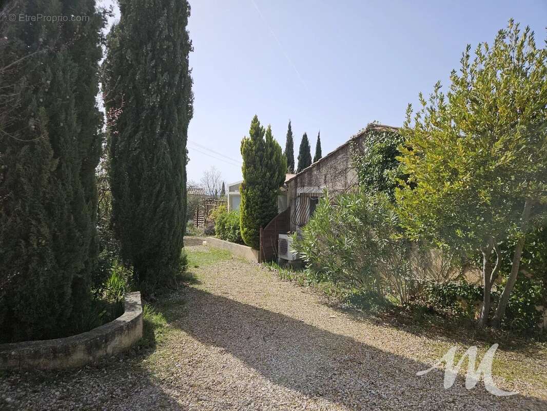 Maison à TAVERNES