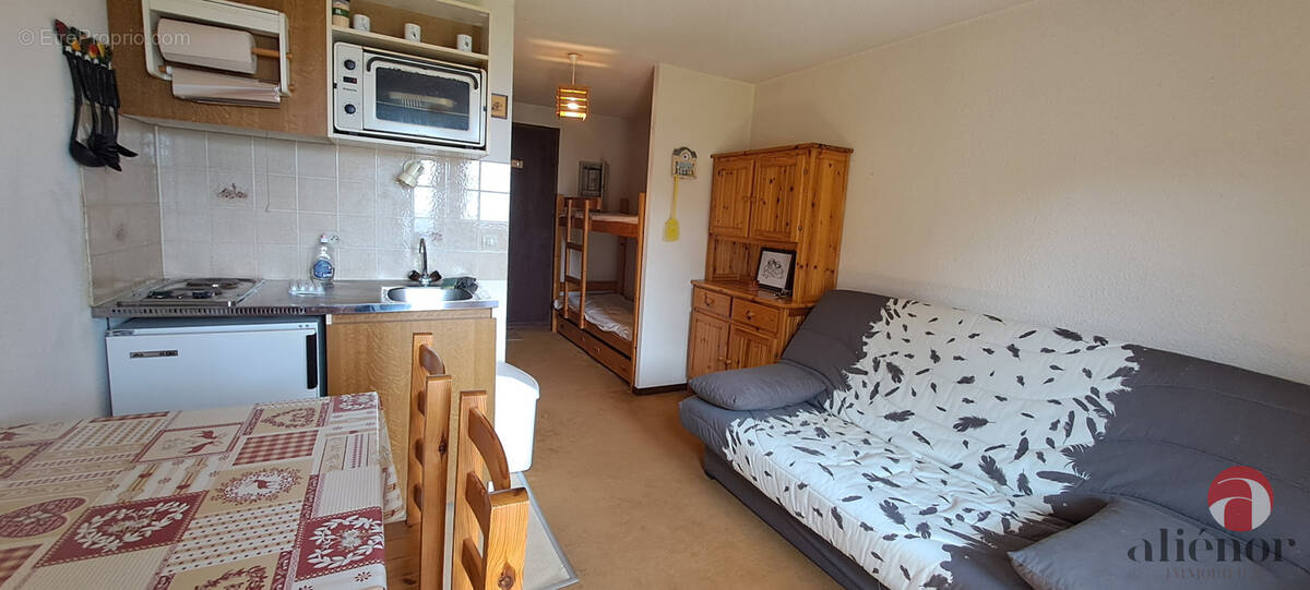 Appartement à MORILLON
