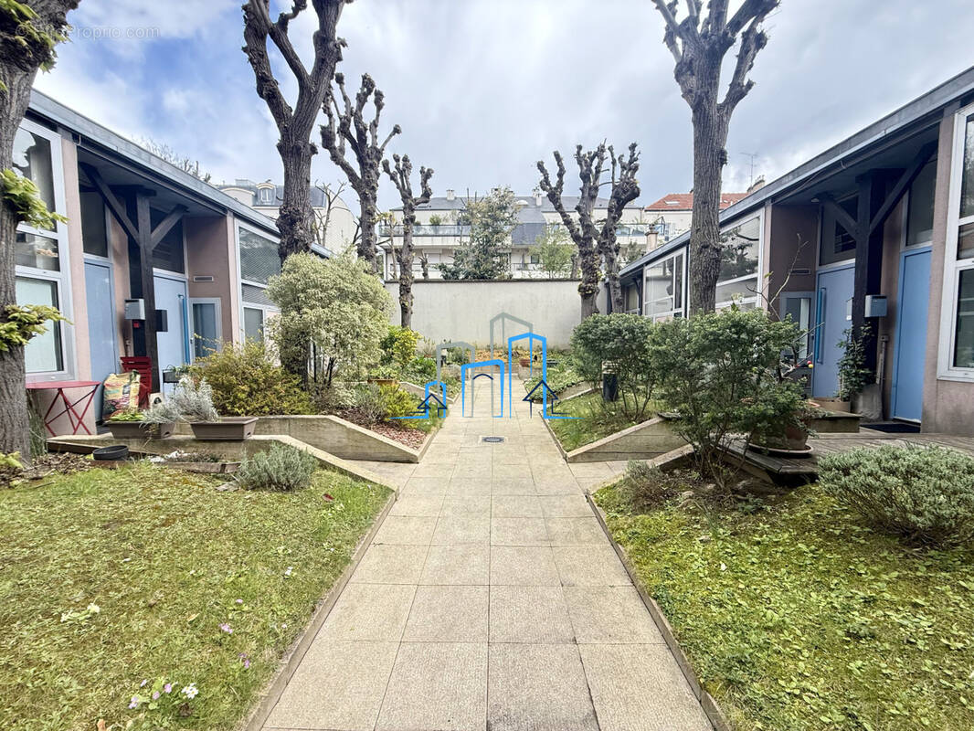 Appartement à CHARENTON-LE-PONT