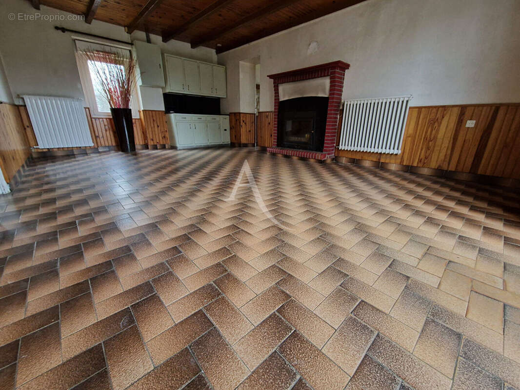 Maison à SAINT-MARS-DU-DESERT