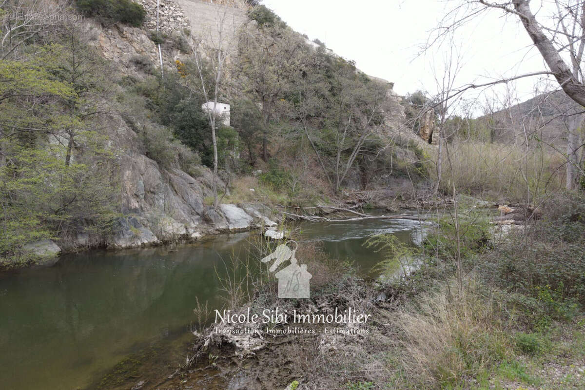 Terrain à RASIGUERES