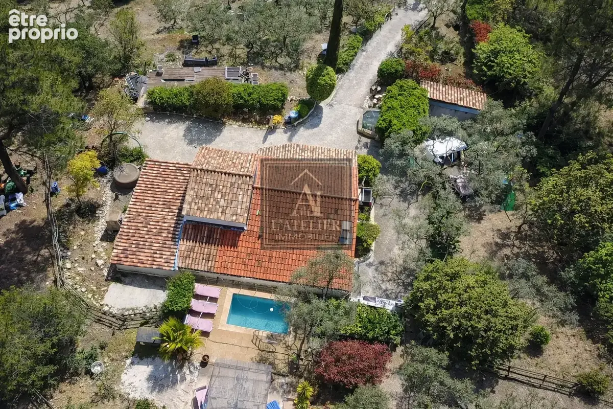 Maison à SOLLIES-TOUCAS