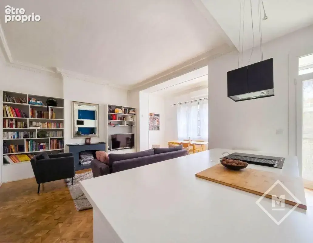 Superbe appartement T4 de 92m² avec climatisation, au 1er étage à Marseille 8ème - Carré d'Or - photo 10
