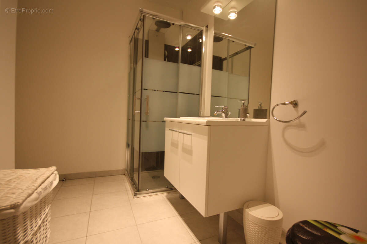 Appartement à MARSEILLE-2E