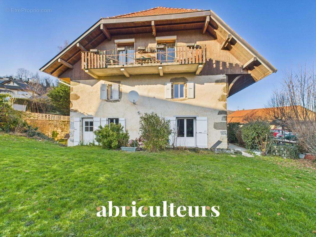 Ancien corps de ferme rénové avec vue panoramique en vente à  Charvonnex Annecy (74370) - photo 4