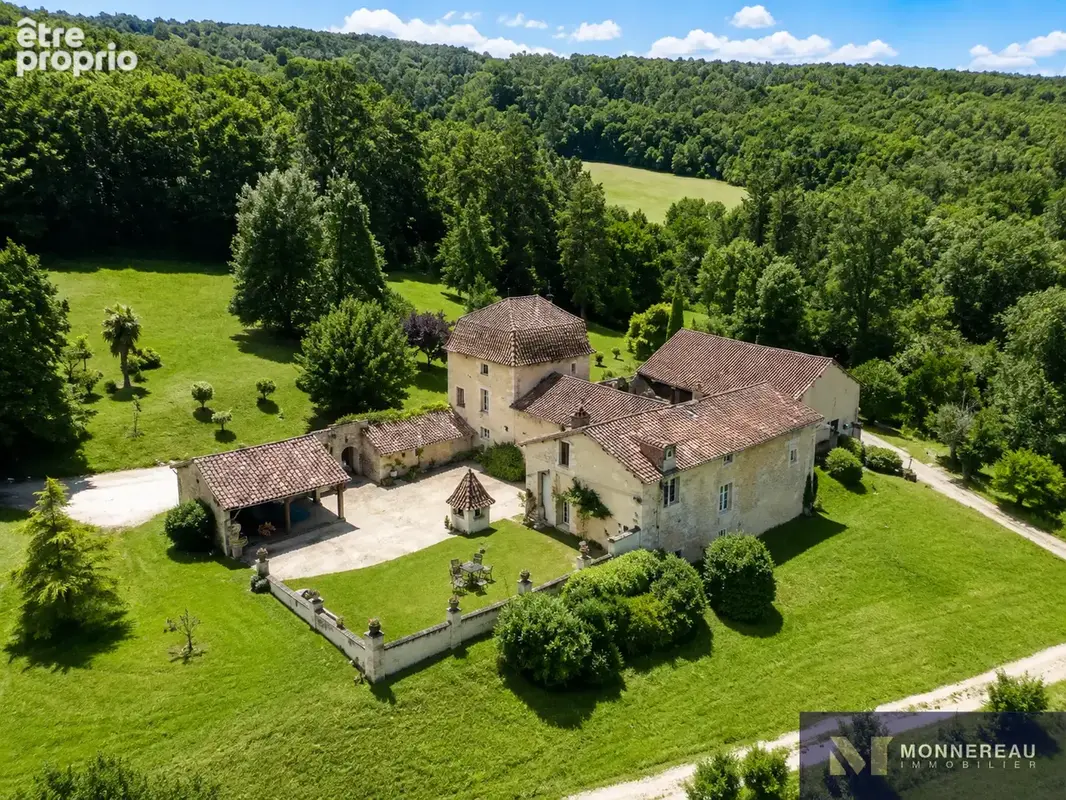 Photo Maison à Leguillac-De-L'auche au prix de 988 000€
