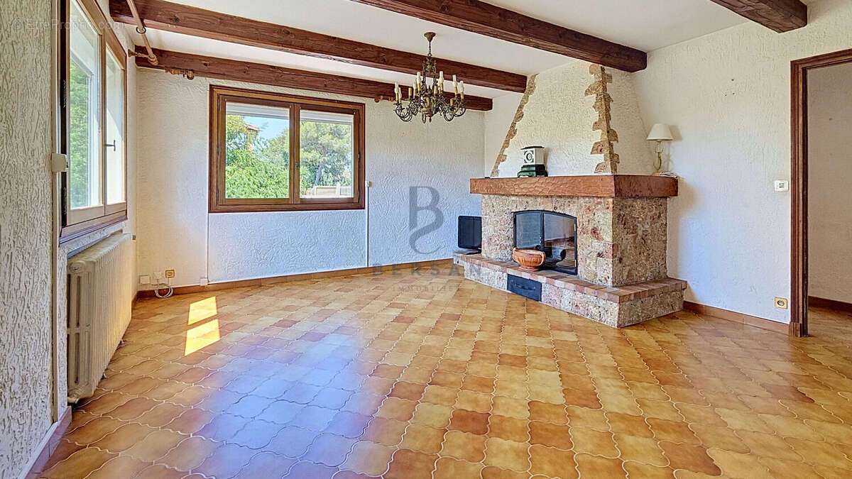Saint raphael - bas valescure appartement haut de villa avec jardin - photo 9