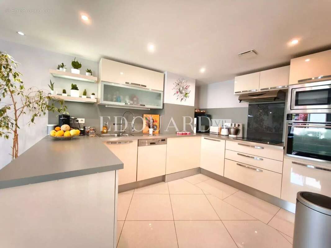 Appartement à ROQUEBRUNE-CAP-MARTIN