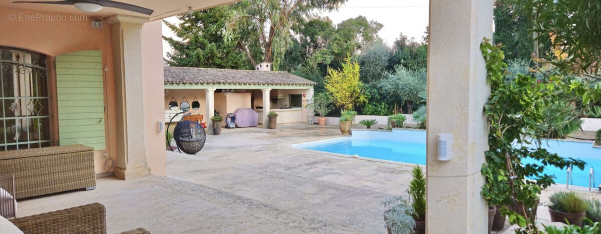 Mougins vieux village villa individuelle t7 au calme 600m2 parc de 7770m2 piscine tennis - photo 4