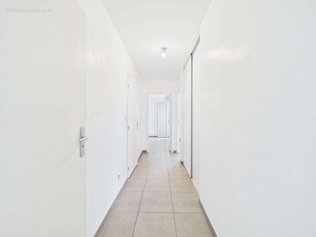 Appartement à SARROLA-CARCOPINO