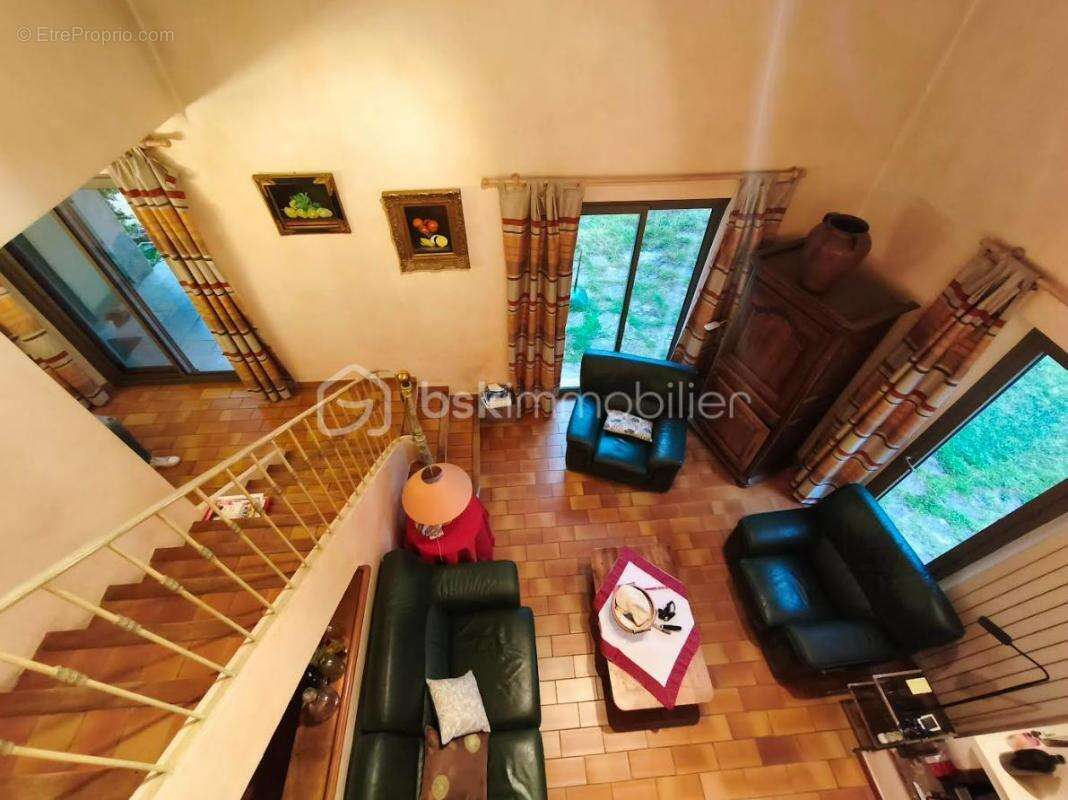 Maison à VINON-SUR-VERDON