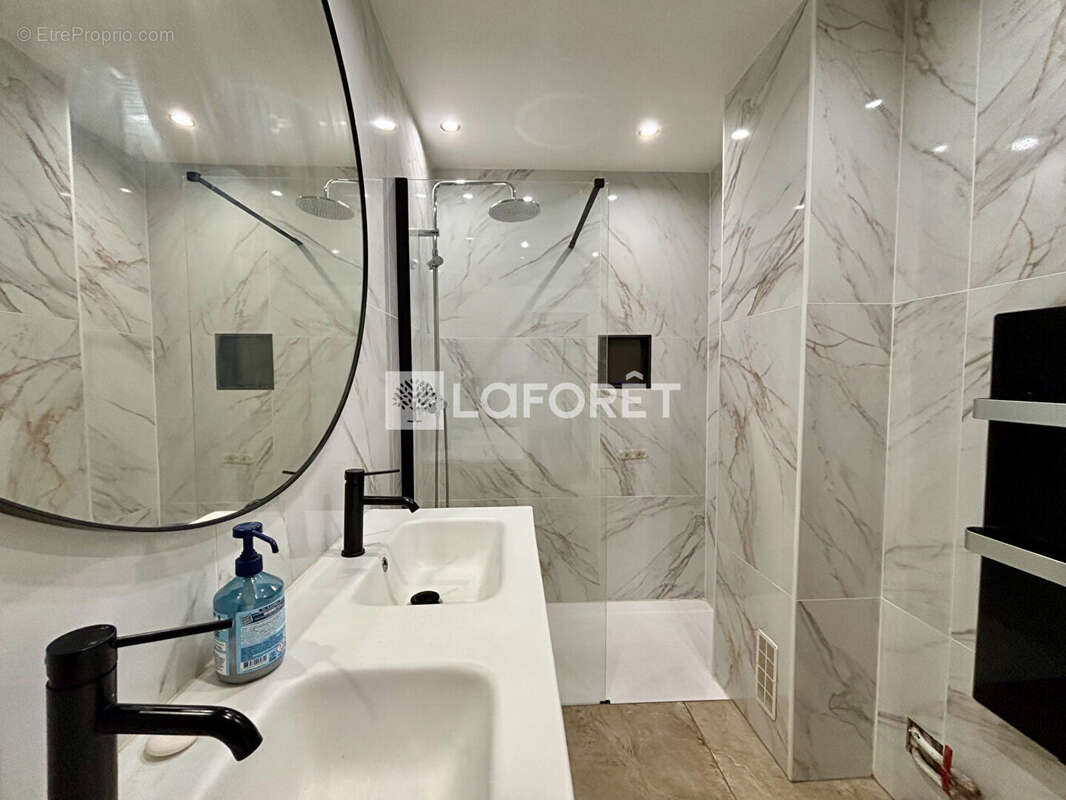 Appartement à MARSEILLE-2E