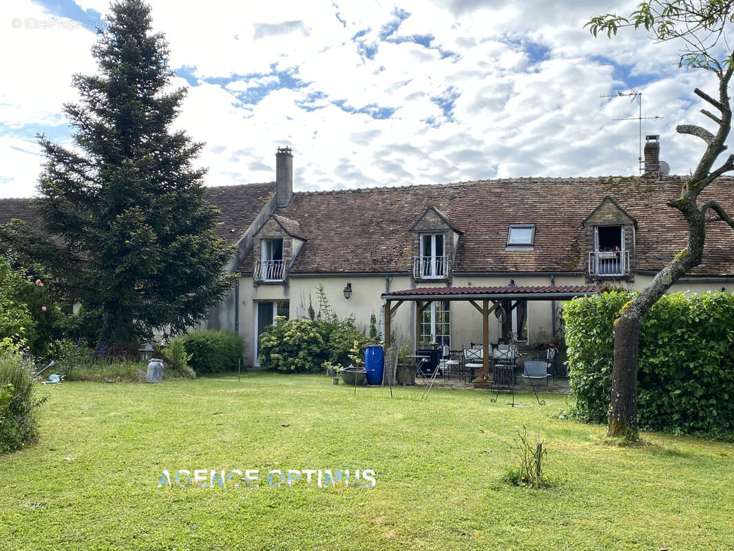 Maison à PONT-SUR-YONNE