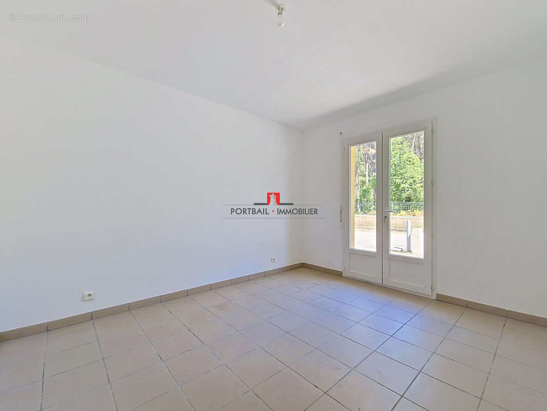 Maison 87 m² à Cavignac  - photo 6