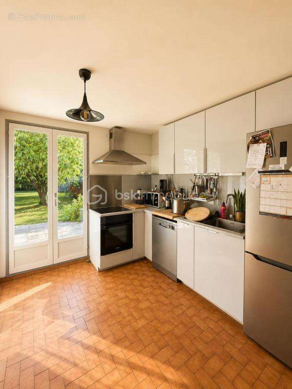 Maison familiale 98 m² avec garage, chalet et jardin de 777 m² — Chaumont-en-Vexin - photo 8
