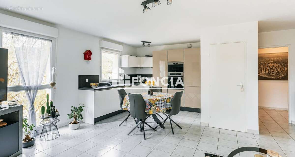 Appartement à ARS-SUR-MOSELLE