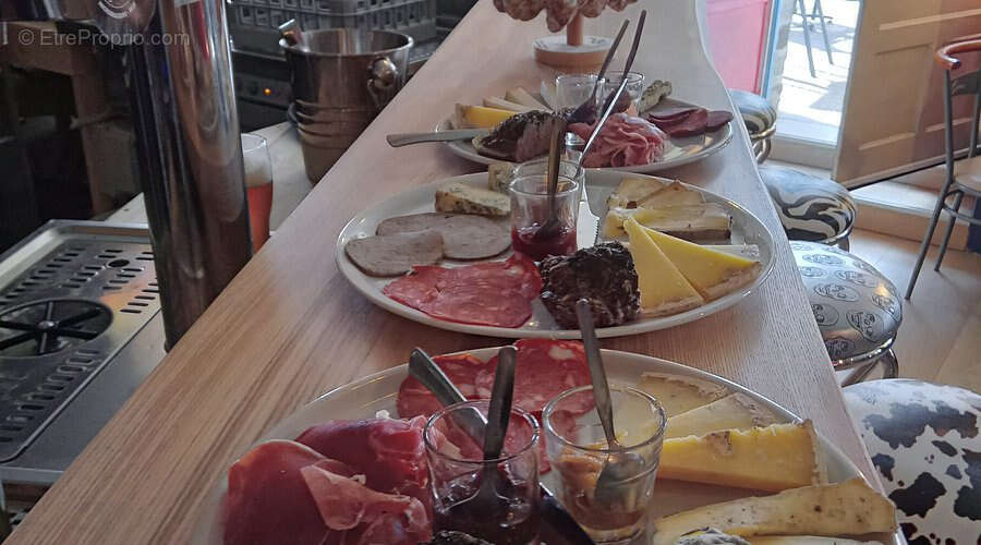 Commerce à PLELAN-LE-GRAND