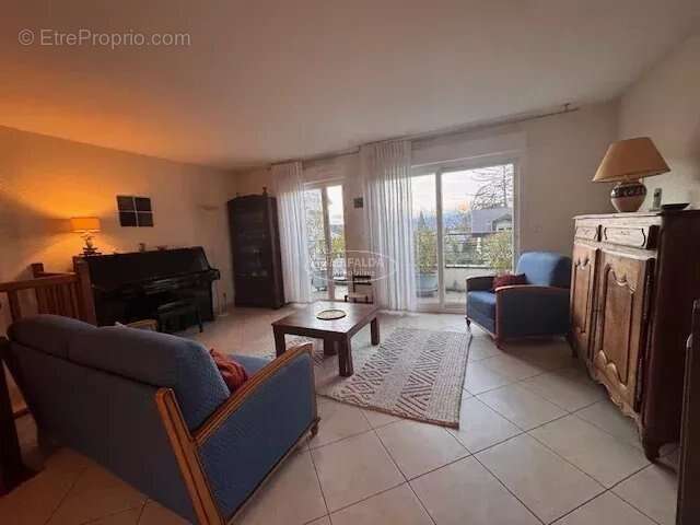 Maison à VETRAZ-MONTHOUX