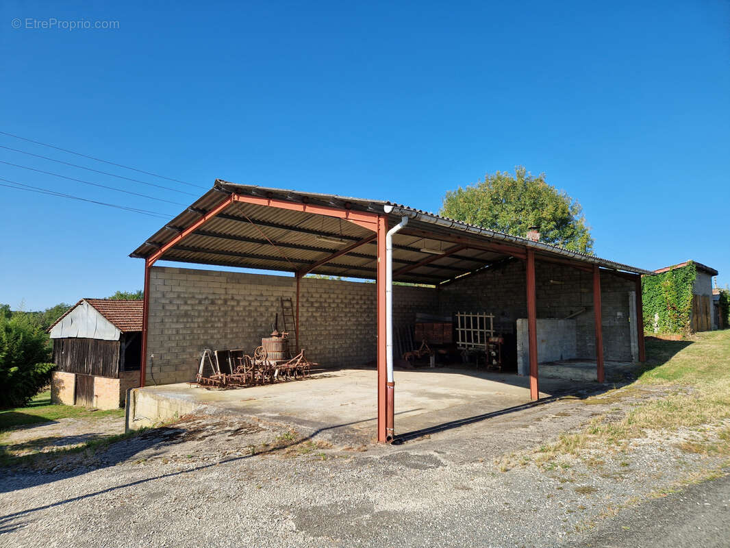 Proche VILLERÉAL, EN PLEINE CAMPAGNE, ancienne ferme à rénover...potentiel intéressant ! - photo 16