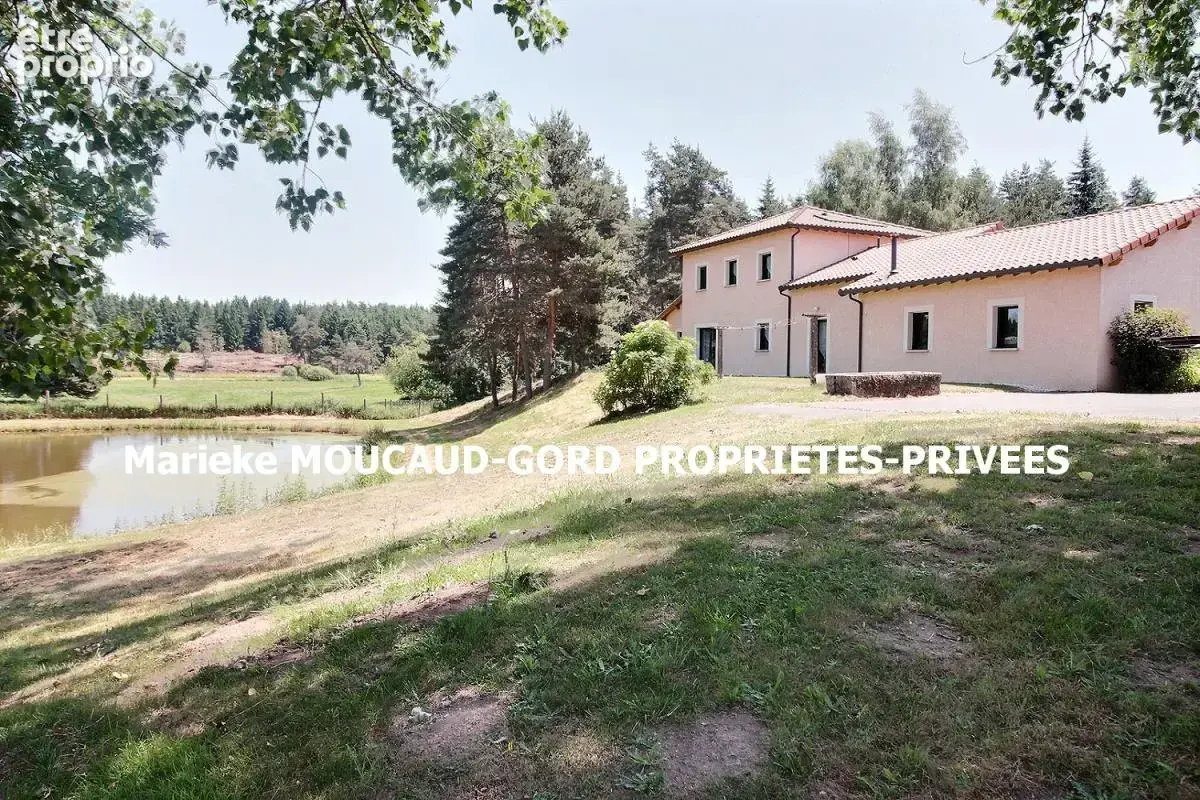 Craponne-sur-Arzon (43500) Très belle maison de 195 m² 5 chambres 3 garages sur 9700m² terrain - photo 5