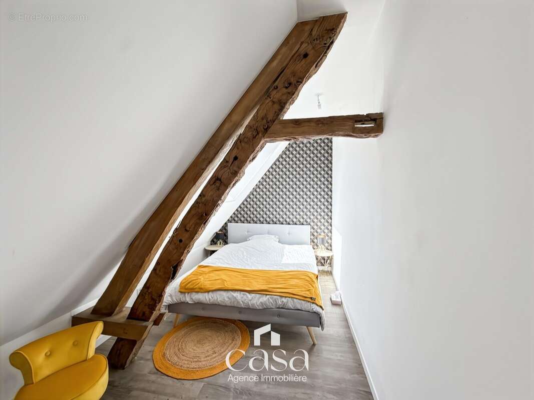 Maison 165 m² à Morteaux-Couliboeuf  - photo 7