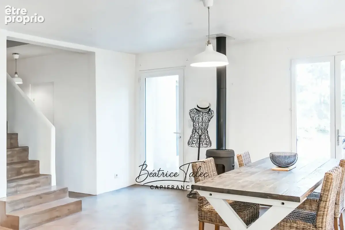 Maison de caractère avec piscine 5 pièces au cœur des vignes, double garage, 6000m2 terrain plat arboré, magnifique vue dans un  - photo 18