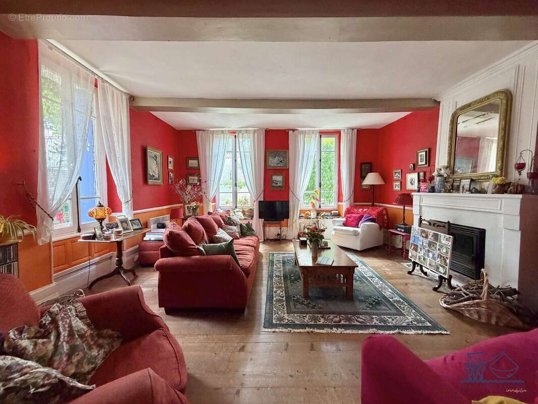 Maison à CHENAC-SAINT-SEURIN-D'UZET