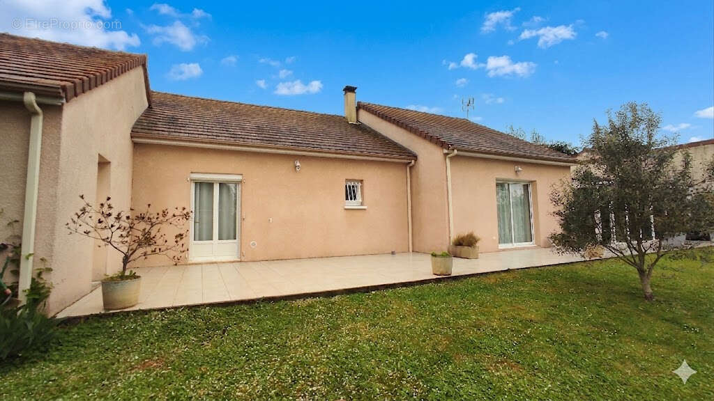 Maison à CHATELLERAULT