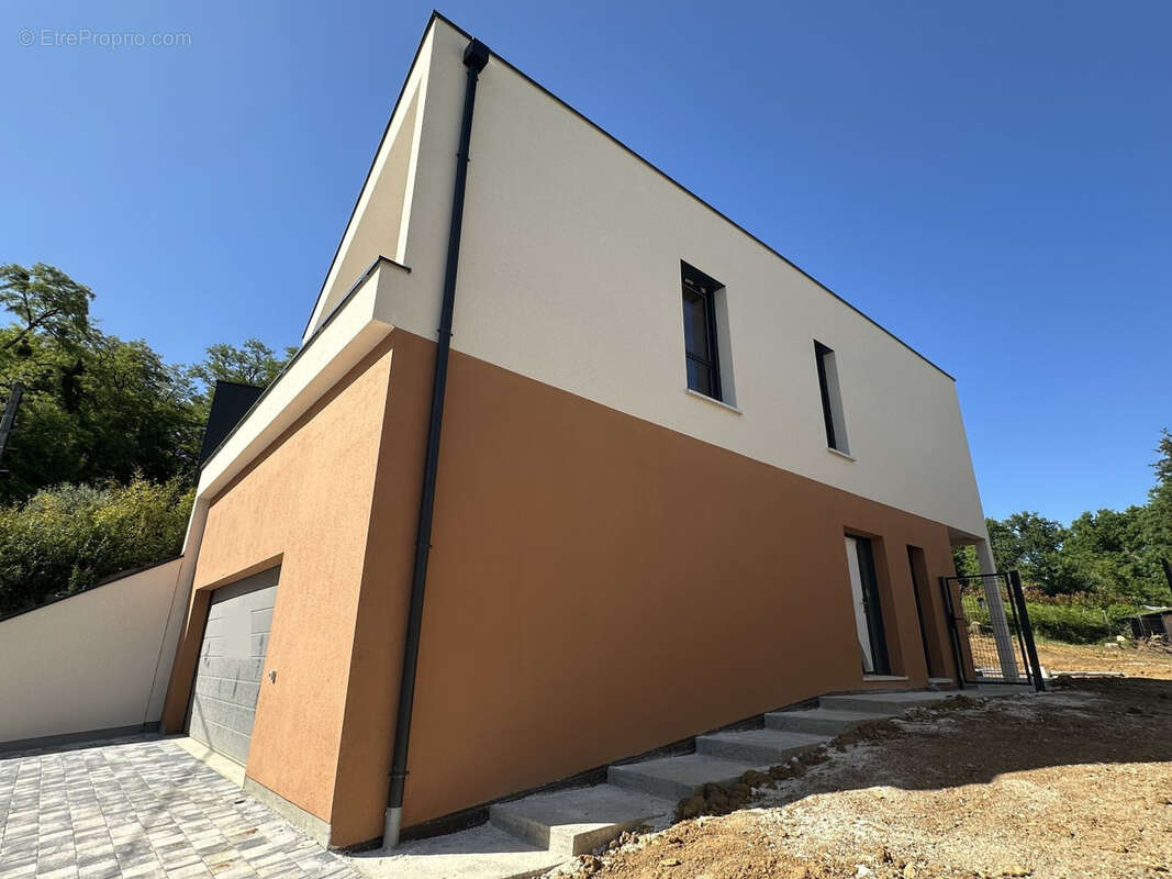 Maison à JUSSY