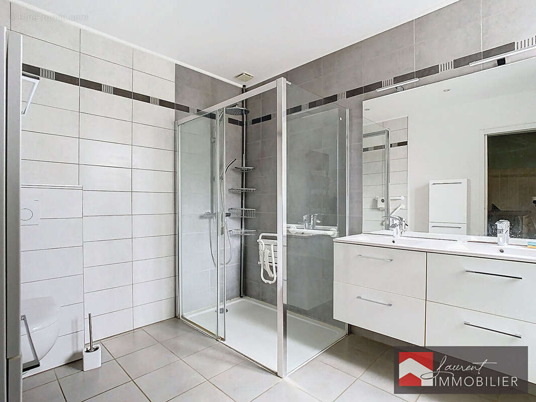 Maison à PONT-DE-VAUX