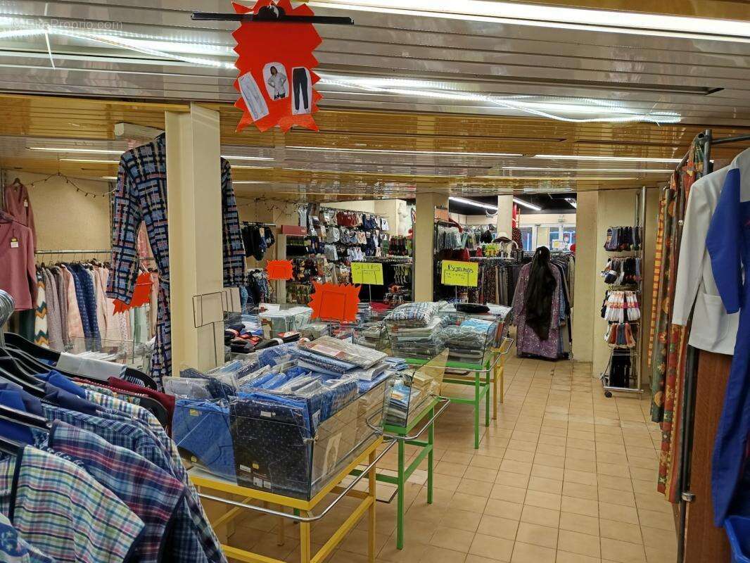Immeuble Traversant : Emplacement N°1 sur les 2 Rues les plus Commerçantes - photo 4