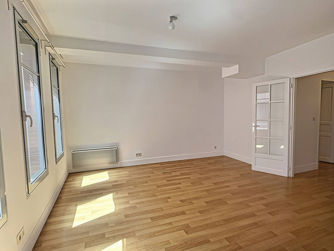 Appartement à MARSEILLE-7E