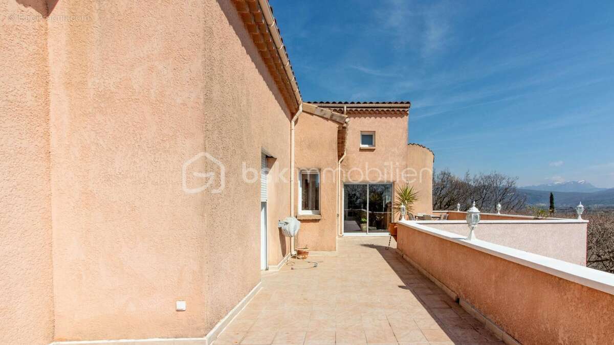 Maison à MONTELIMAR