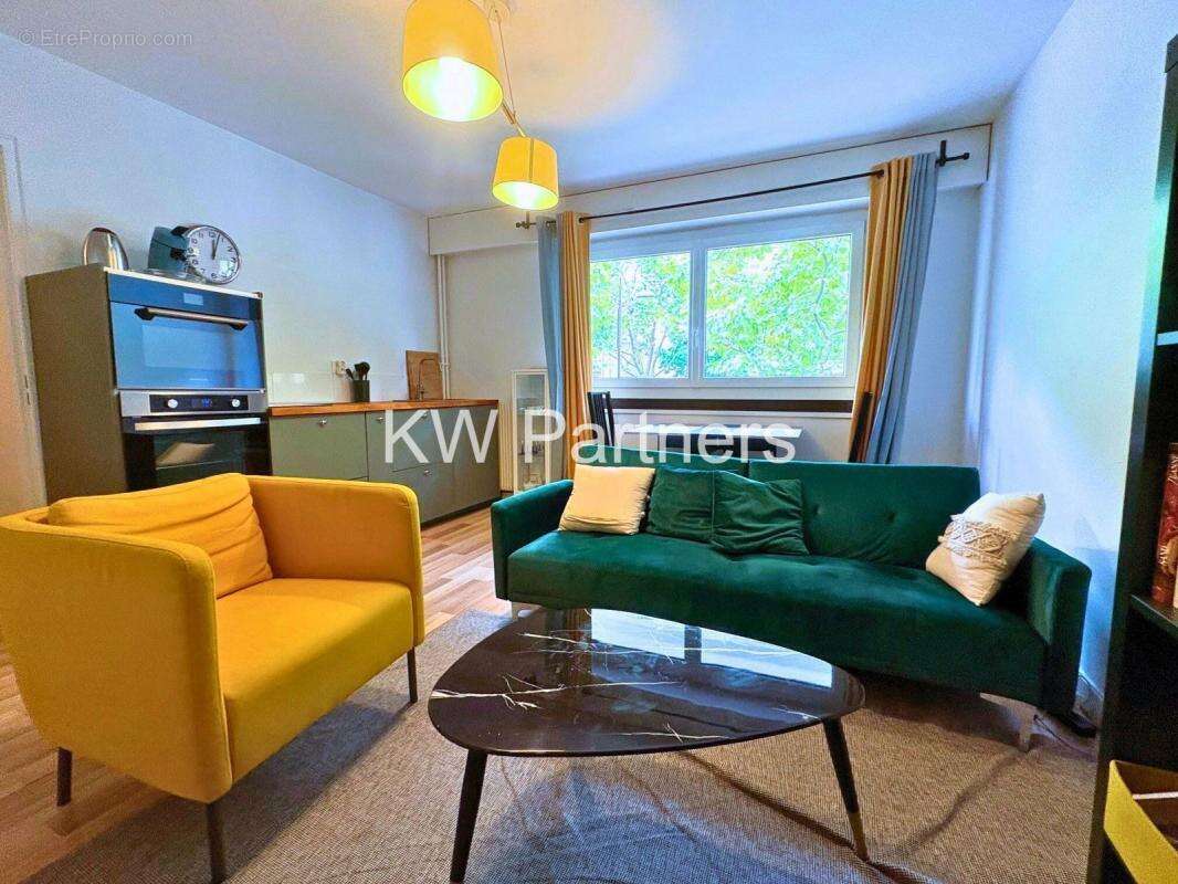 Appartement à PARIS-14E