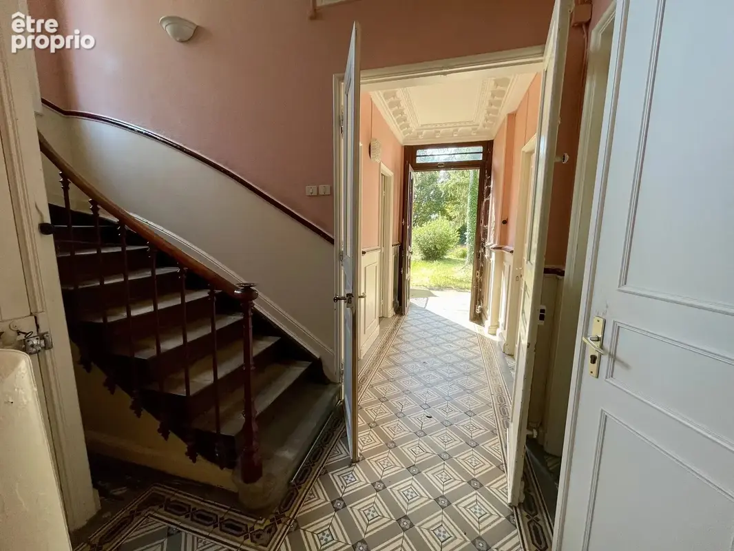 Maison de 1903 sur plusieurs étages à Sarre Union  entourée d'un grand parc clos - photo 4