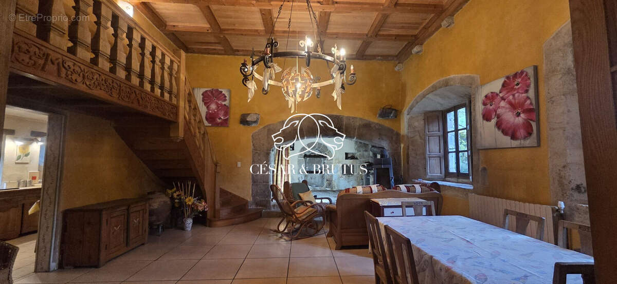 Maison 228 m² à Lafarre  - photo 2