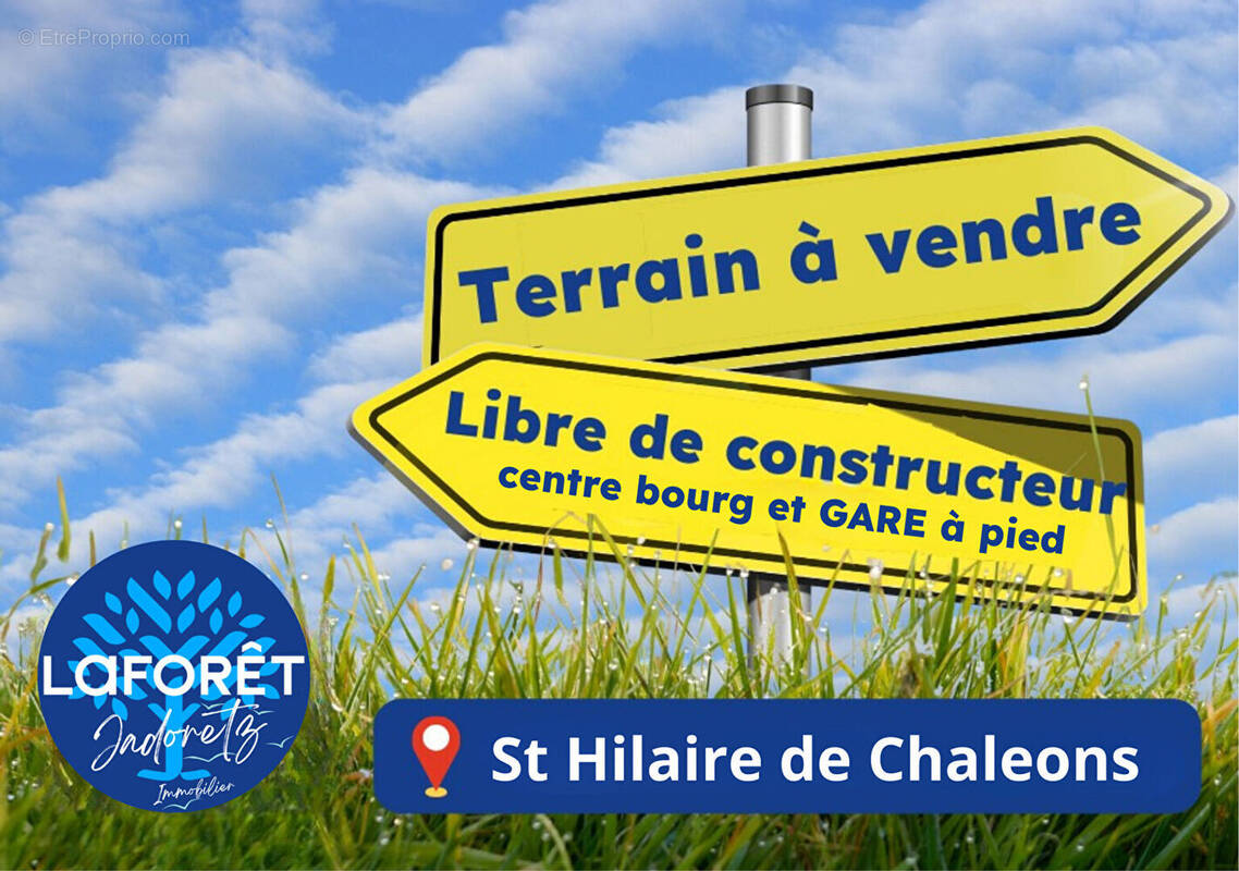 Terrain à SAINT-HILAIRE-DE-CHALEONS