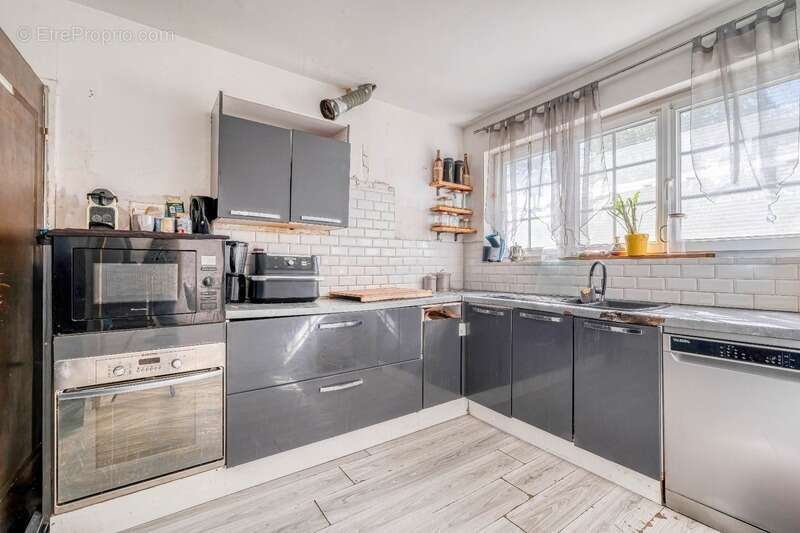 Christophe Michaudelle – EXCLUSIVITE CAPIFRANCE - vous propose à MEAUX proche de toutes commodités à pied : maison - 6 pièces -  - photo 12