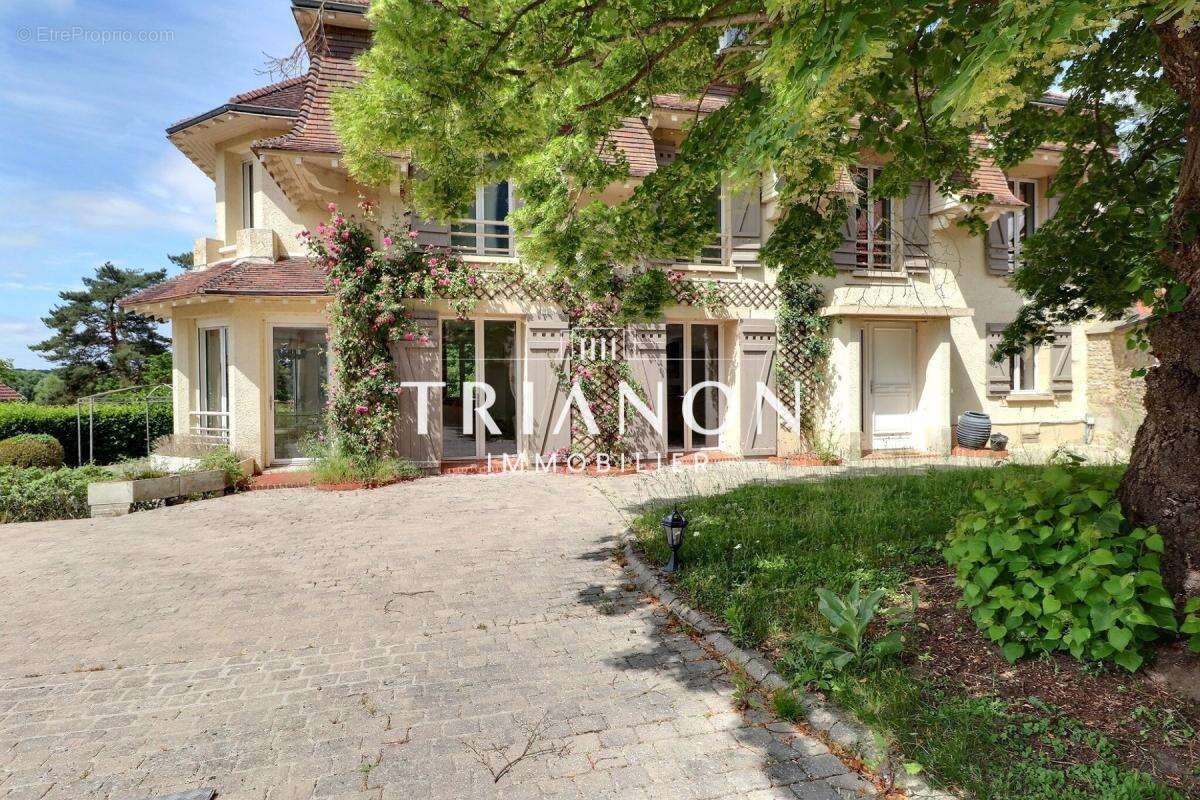 Maison bourgeoise de 245 m² avec  piscine, terrain 1.500 m² - photo 4