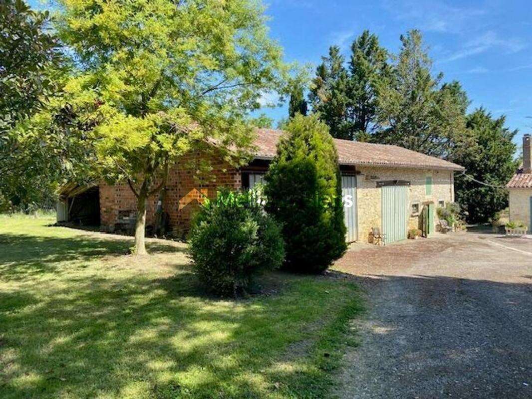 Maison à SAINT-CLAR