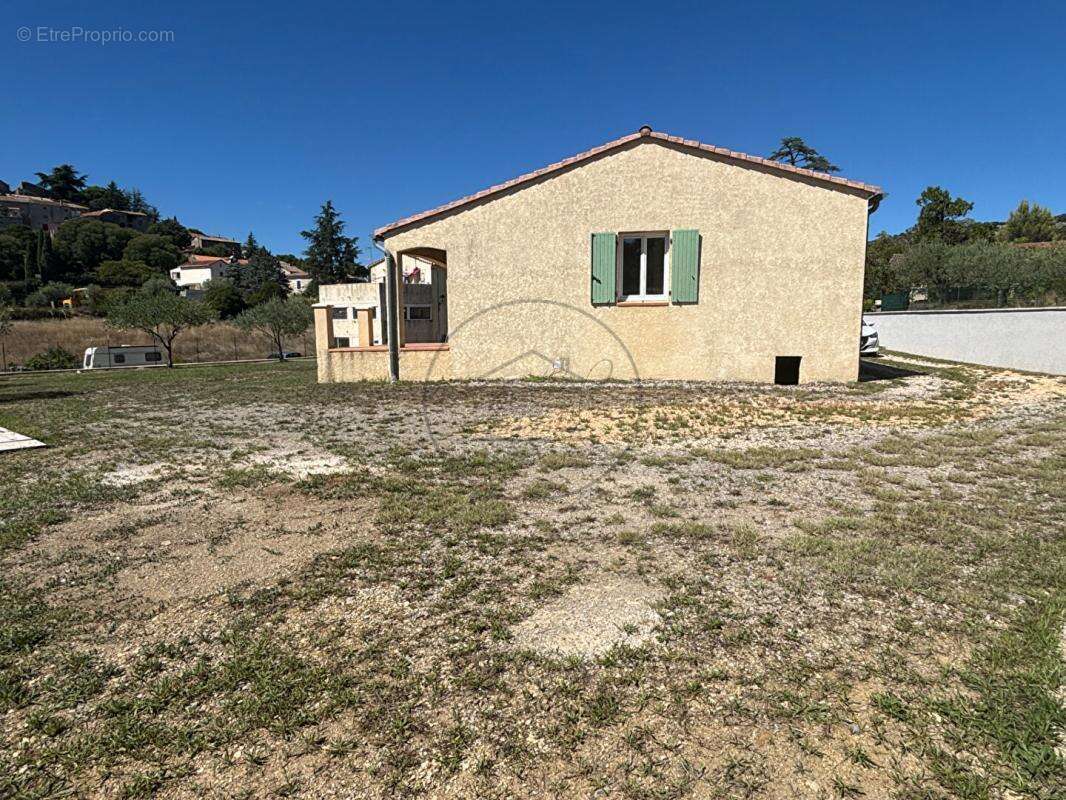 Maison à SAINT-BRES