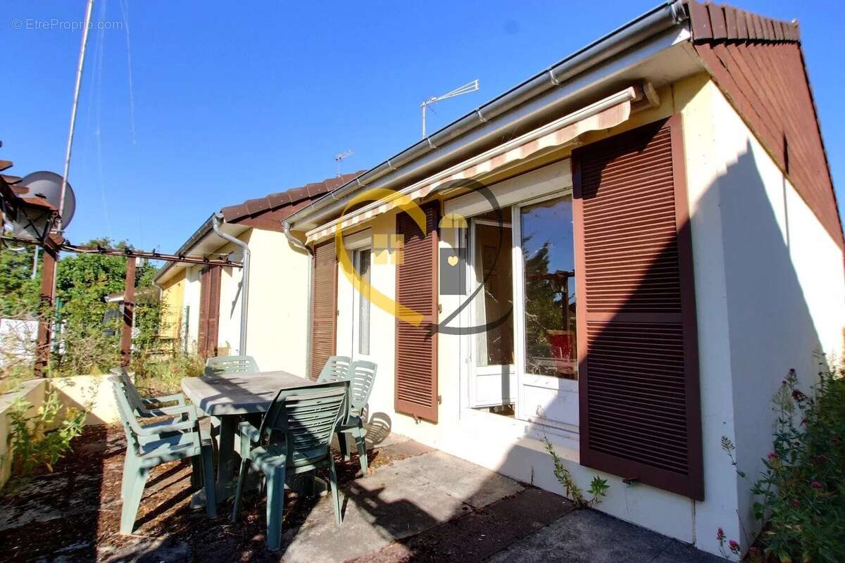 Maison à Bourges avec jardin - photo 12