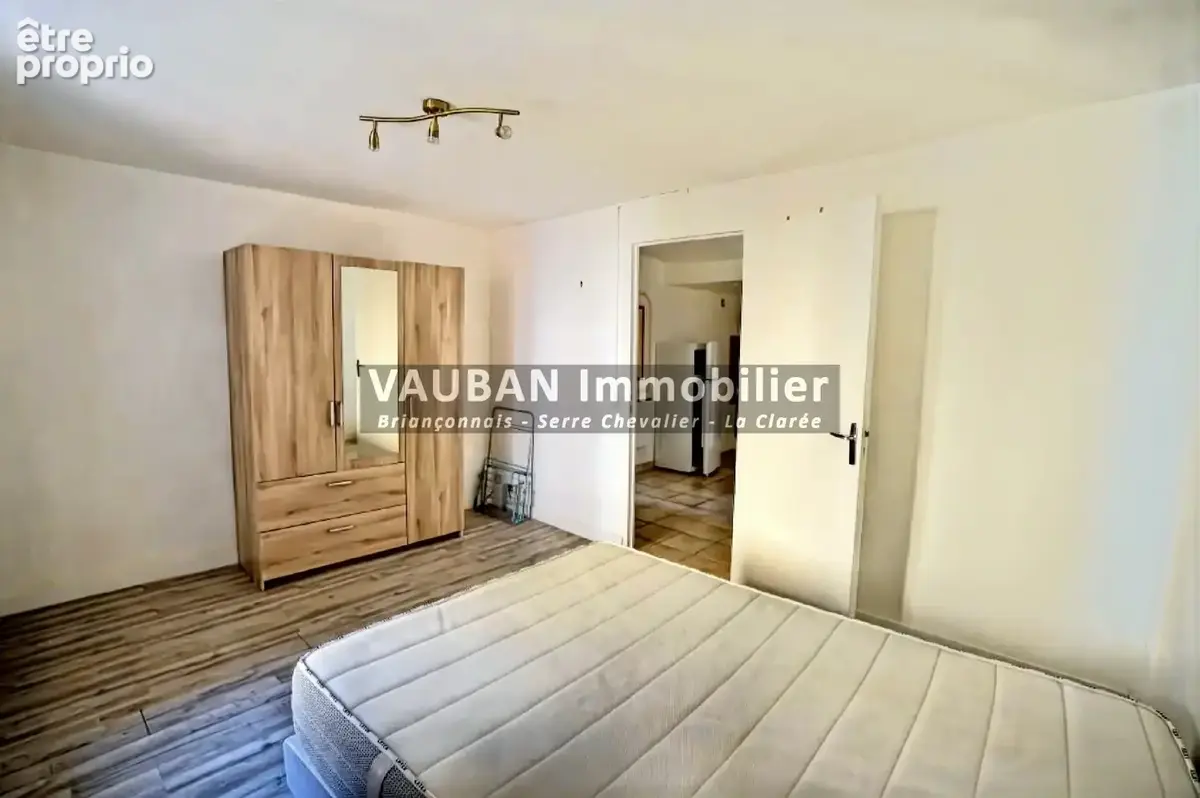 Appartement T3 au cœur de la vieille ville de Briançon - photo 5