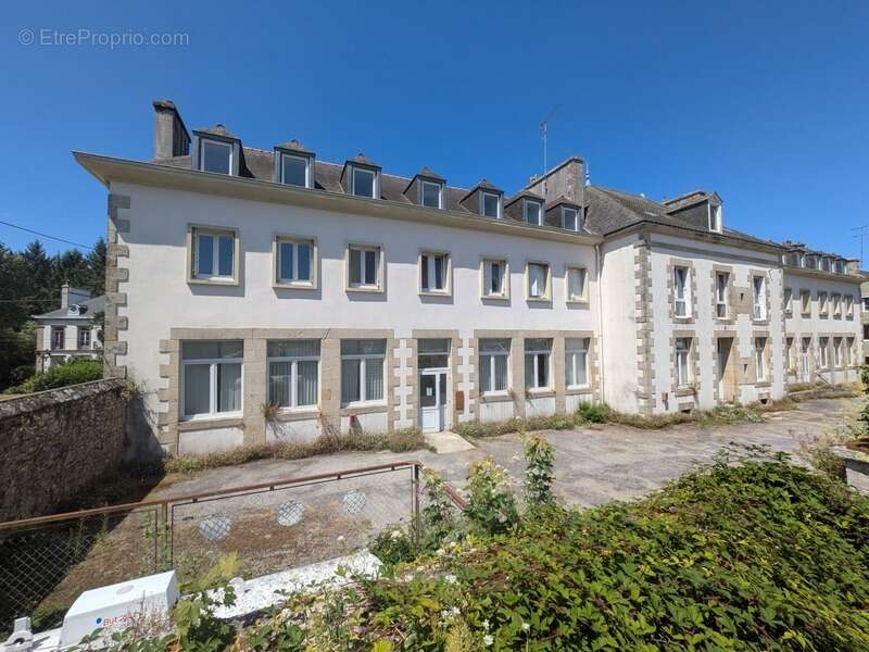 Guemene sur scorff immeuble de rapport de 600 m² environ sur parcelle de 830m² environ - photo 3