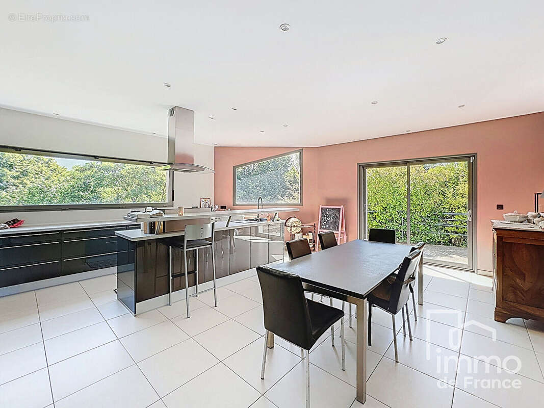 Maison à CHATILLON-EN-MICHAILLE