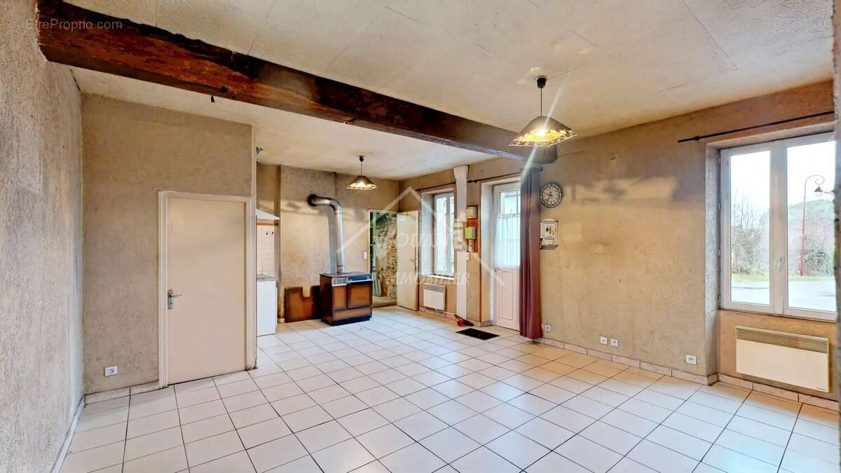 Maison à AGONGES